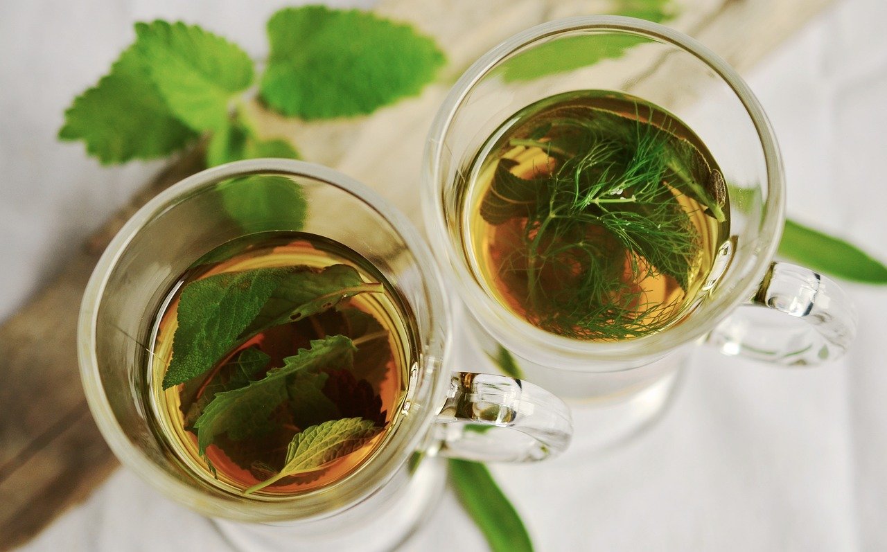 Berberine Tea vs Chamomile Tea: The Benefits of Berberine Oolong Mint Tea for Weight Loss, Diabetes, and Overall Health