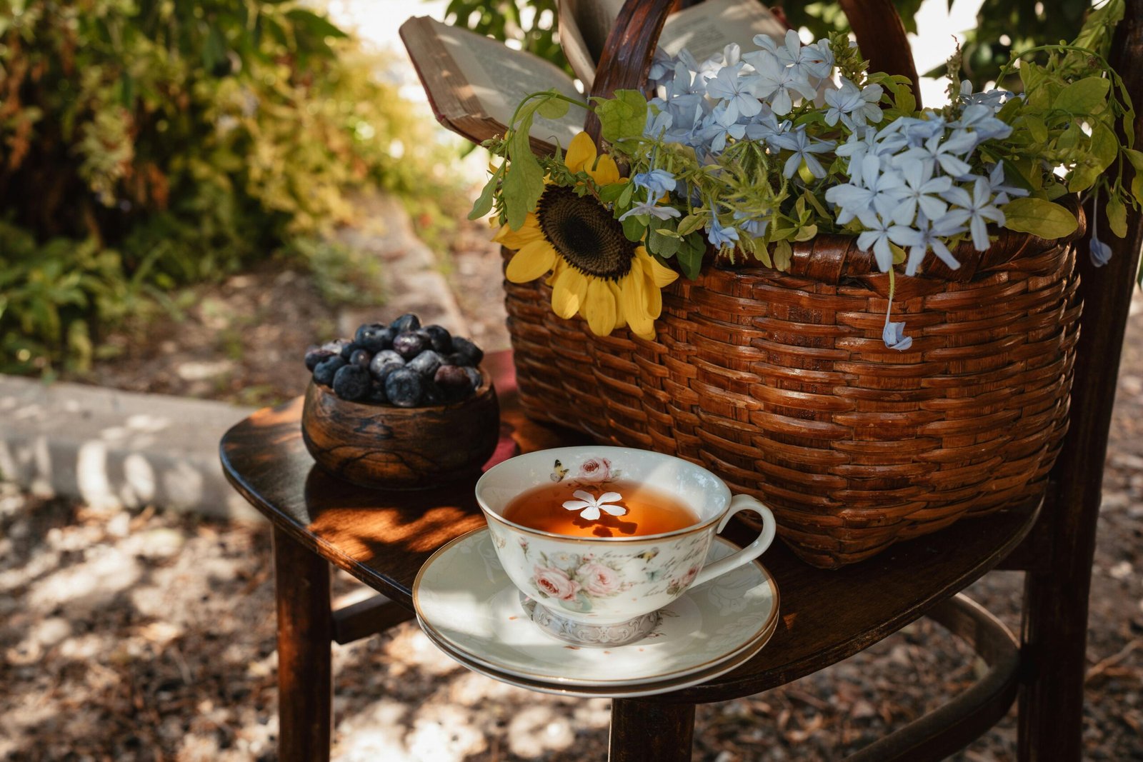 Berberine Tea vs Cinnamon Tea: Why Berberine Oolong Mint Tea is the Healthier Choice