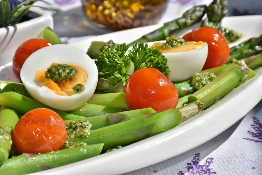 meal, asparagus, dish, food, vegetables, egg, tomatoes, pesto, green asparagus, wild garlic pesto, cooked, cuisine, healthy, diet, tasty, egg, egg, diet, diet, diet, diet, diet